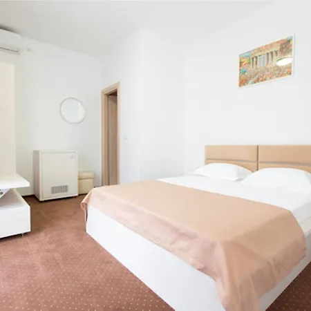 Thomas 3* Bucureşti